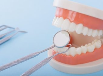 歯医者の歯石取りは必須！？歯石を放置していけない理由と歯石取りの重要性について